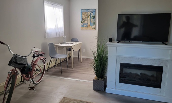 Saskatoon Condo | Location! All comforts, new reno one block from Broadway's amenities.