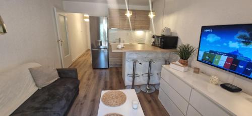 Six-Fours-les-Plages Apartment | Location appartement bord de mer