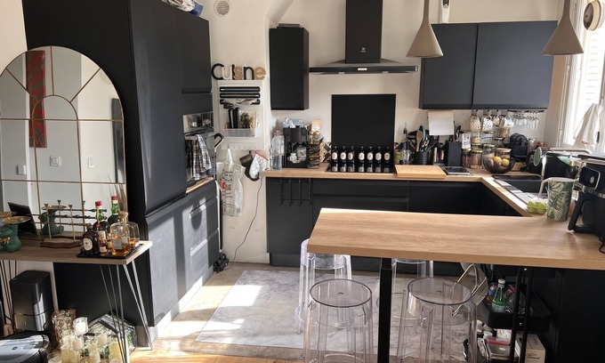 Republique–Point-du-Jour Apartment | Location Estivale