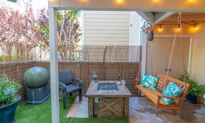 Dana Point House | Location, location, location, just steps to Strands beach, enjoy awe-inspiring sunsets overlooking one of the most picturesque coastlines in Dana Point.