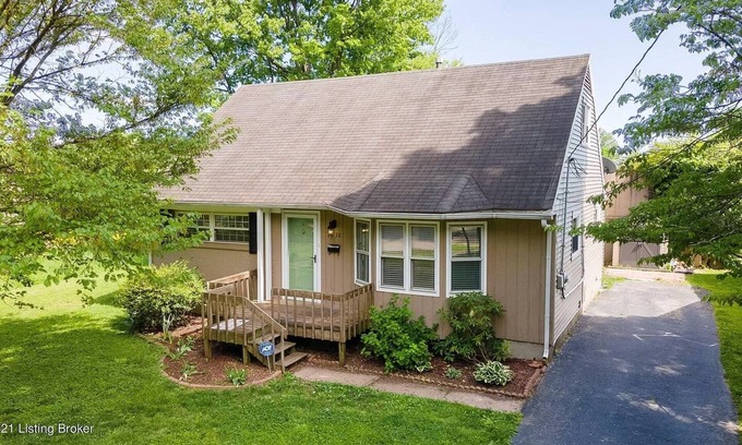 Bon Air House | Location, Location, Location! Super Cute 3 Bedroom Home that is Fully Furnished