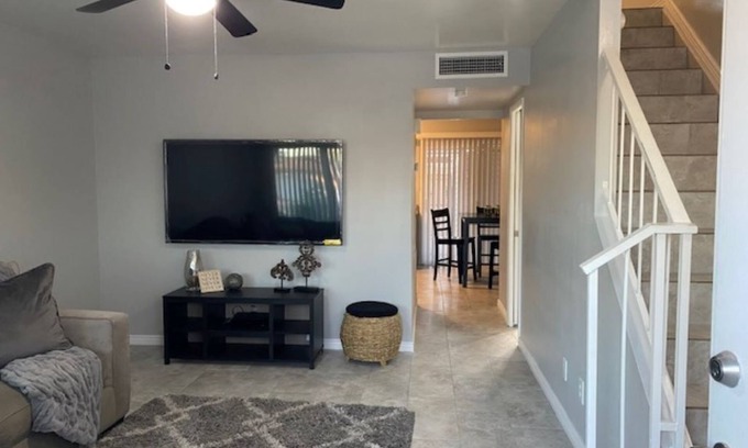 Tempe House | Location! Location! Quiet Modern Townhouse with All Attractions-Events Close By