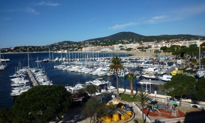 Sainte-Maxime City Centre Apartment | LOCATION N ° 1 - THE PORT - FRONT ST TROPEZ - 4 PERSONS