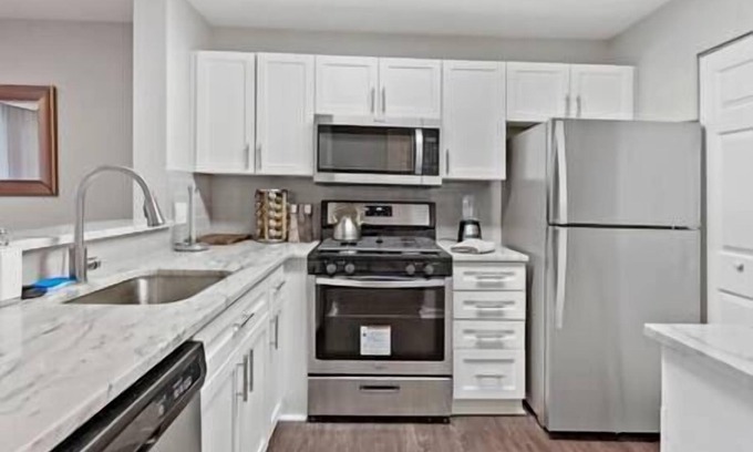 Herndon Apartment | Location | Relax | Simple | Suburban | Boutique