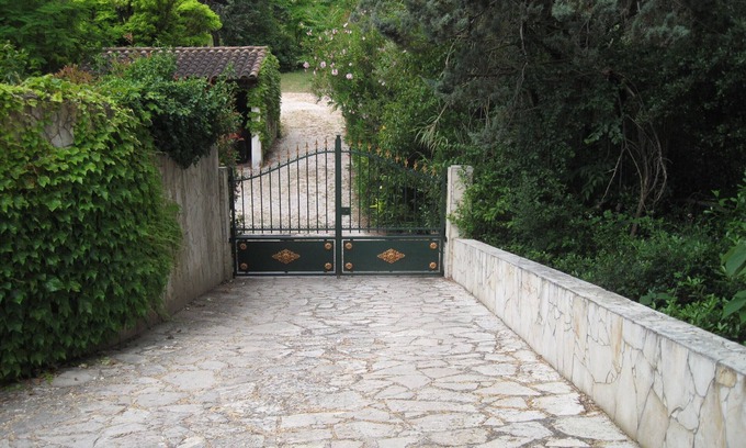 Cuers House | Location Saisonnière Piscine Privée