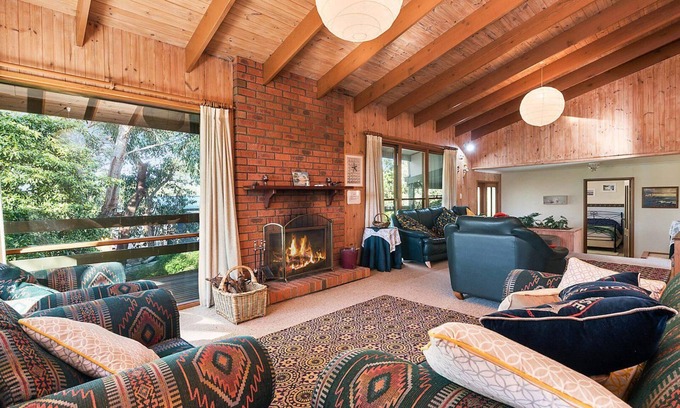 Marengo House | Lochys Rest - Apollo Bay