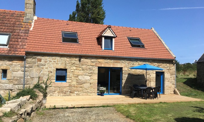 Pleumeur-Bodou House | «LOCKERALIES» longère entirely renovated in edge of sea