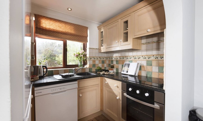 St Wenn House | Lodge 13, Hustyns - a lodge that sleeps 6 guests in 3 bedrooms