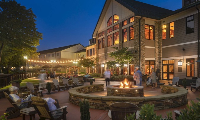 Roanoke Cabin | Lodge ADA Room + Tub | Park View | Resort Access