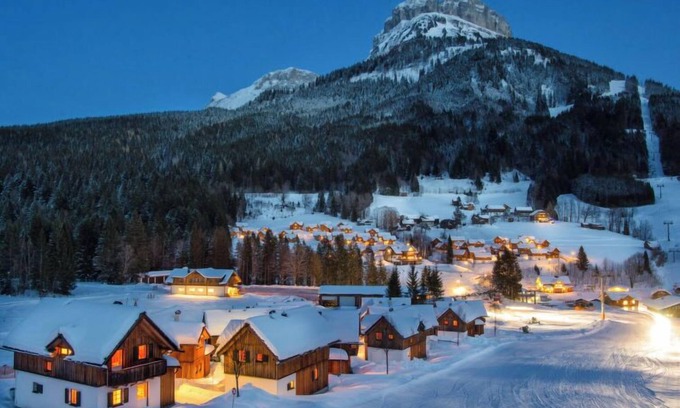 Altaussee House | Lodge Alpine Comfort by Interhome