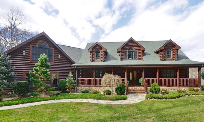 Rambling Ridge Cabin | Lodge at Shady Branch