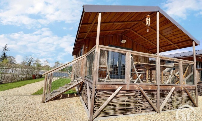 Mezieres-sur-Couesnon House | Lodge de L'etang - Mezieres SUR Couesnon