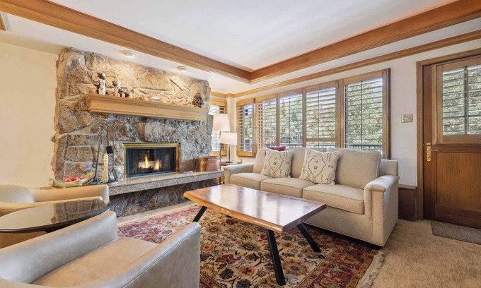 Vail Condo | Lodge Tower 194 2BR at the base of Vail Mountain