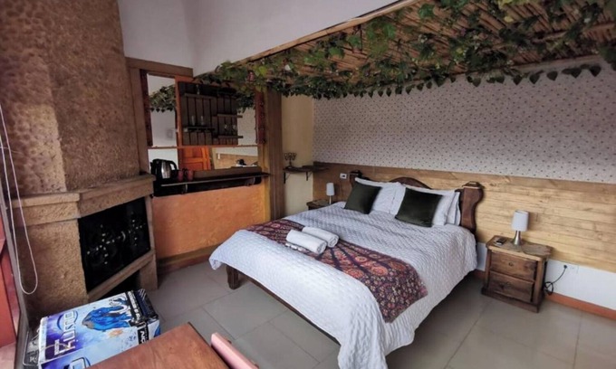 Villa de Leyva Hotel | Lodging a block and a half from the main square, with terrace and suites.