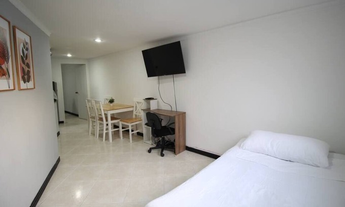 Robledo Apartment | Lodging in Stadium area, Colombia Av and Laureles