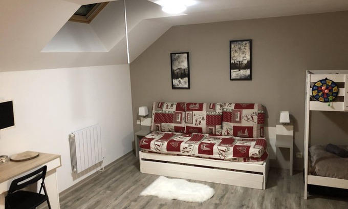 La Feclaz Apartment | Lodging in the woods