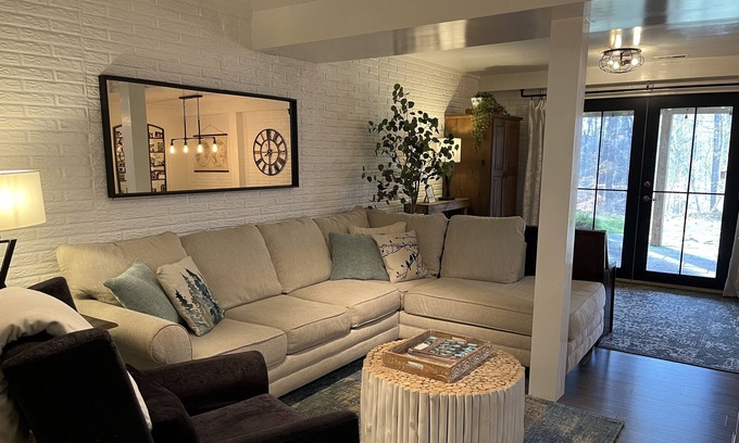 Charlottesville Apartment | Lodging@Laurelen