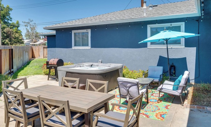 Lodi House | Lodi Escape w/Private Hot Tub < 1 Mi to Dtwn