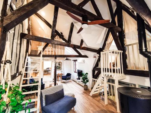 Bourges Apartment | Loft atypique au calme avec cour privative