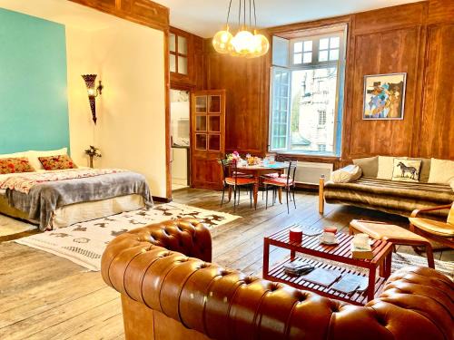 Taden Apartment | Loft Berberis, château XVe, Dinan