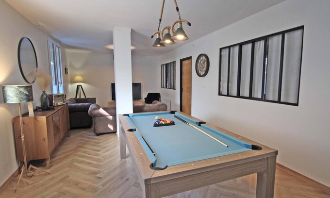 Limoges Apartment | Loft, "Le Cosy" Coeur de Ville au Calme Avec Stationnement Privé