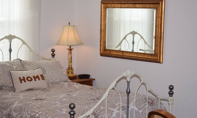 McKinney Apartment | Loft Mckinney is an upstairs studio efficiency apartment seven blocks from