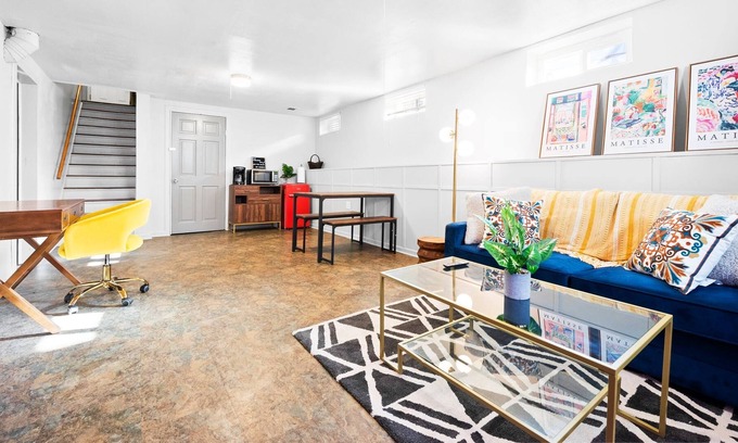 South Westminster Apartment | Loftium | Spacious 1 Bedroom Suite in Westminster!