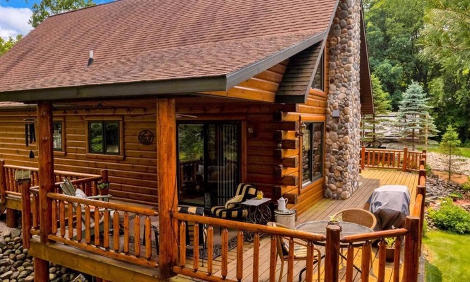 Nekoosa House | Log Cabin on Lake - Sand Valley-6min, Beach Boating Swimming ATV Snowmobile