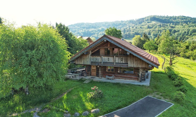 Basse-sur-le-Rupt Ski Chalet | Log cabin, private jacuzzi, pool and sauna access, near La Bresse