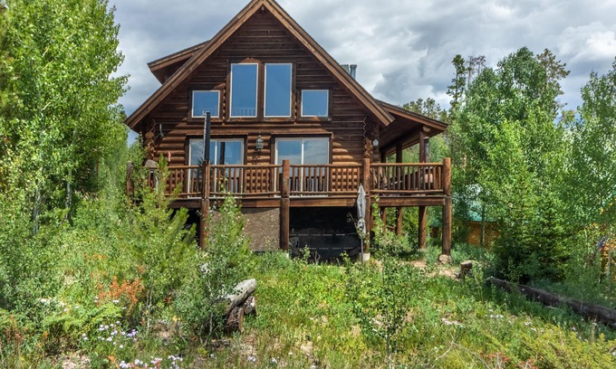 Grand Lake Ski Chalet | Log Chalet with Amazing Views- Special Last Minute Pricing- Book Now!