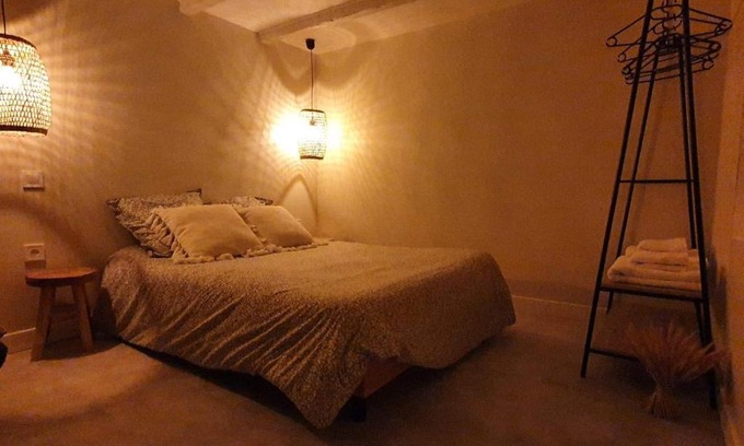 Oyre Apartment | Logement chaleureux avec parking gratuit