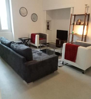 Montceau-les-Mines Apartment | Logement spacieux et lumineux