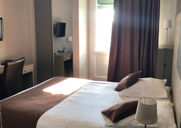 Petit Margny Hotel | Logis - Hôtel du Nord et Restaurant La Table d'Elisa