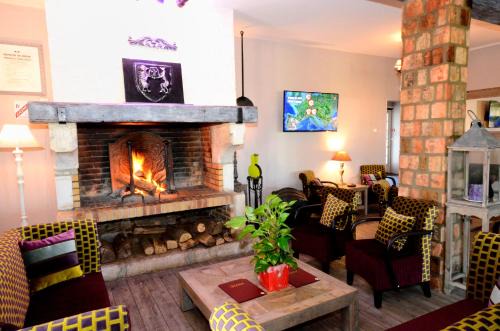 Chaufour-les-Bonnieres Hotel | Logis Hôtel Les Nymphéas