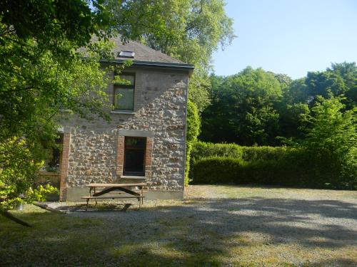 Saint-Pavace House | Logis Hôtel Relais Des Caillères