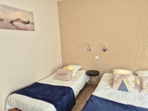 Naves Hotel | Logis Hôtel Restaurant L'Oustal