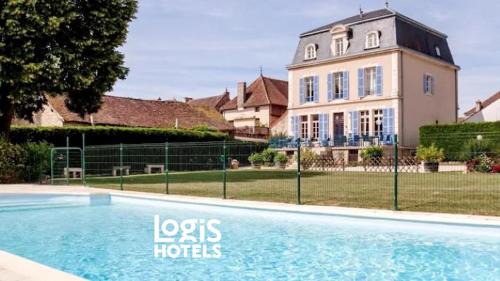 Saint-Boil House | Logis Hotel Domaine du Cheval Blanc