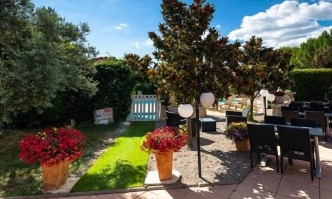 Oraison Hotel | LOGIS La Grande Bastide