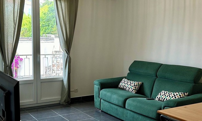 Quartier du Port Apartment | Loliveraie : Élégant 2 Pièces Rénové Avec Charme Proche Plage
