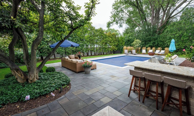 Allouez House | Lombardi View: Green Bay NFL Draft Rental