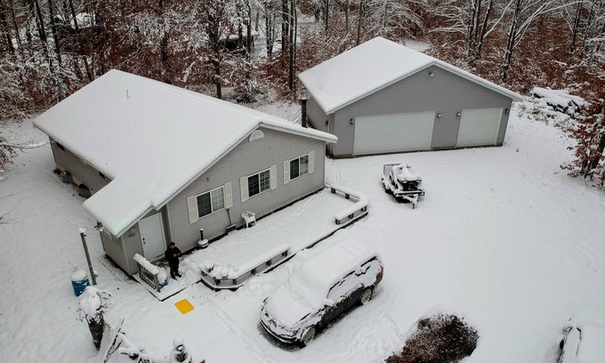Mancelona House | LON - Secluded Lakes Of The North Cabin. Great year round vacation location.