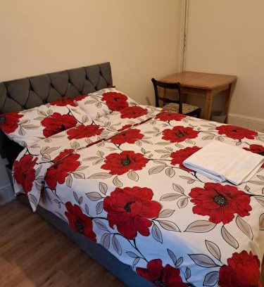 Loxford House | London Ilford town house
