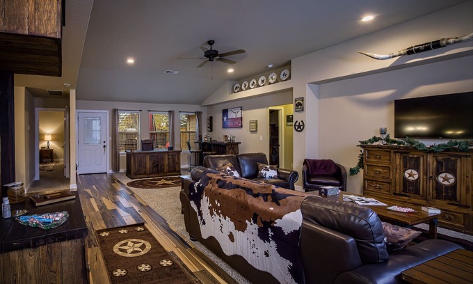 New Braunfels House | Lone Star Guest Haus BnB in downtown NBTX.