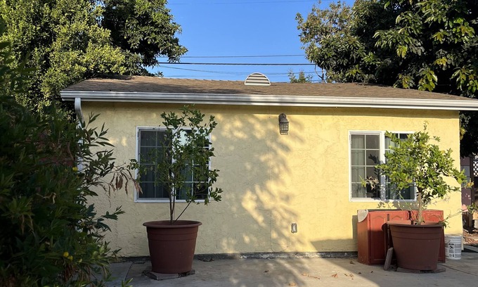 Harbor Cottage | Long Beach Backyard Guesthouse