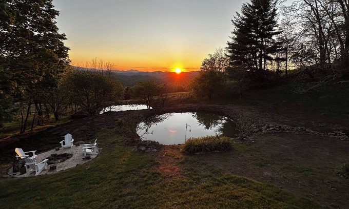 Boone Cabin | Long Range Views - 10 minutes to downtown Boone - See POST Helene photos!