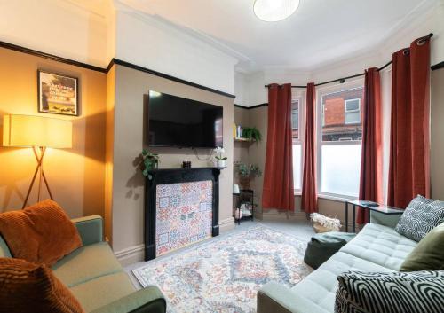Liverpool House | Long Stay Discounts Work-friendly Free Parking
