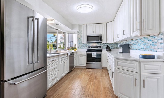Longboat Key House | Longboat Key living at its finest. Recently remodeled 3 Bedroom, 2 bath home.