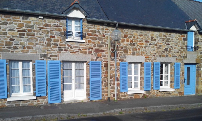 Le Vivier-sur-Mer House | Longère (traditional farmhouse) in the heart of the Bay of Mont-Saint-Michel at Le Vivier sur Mer