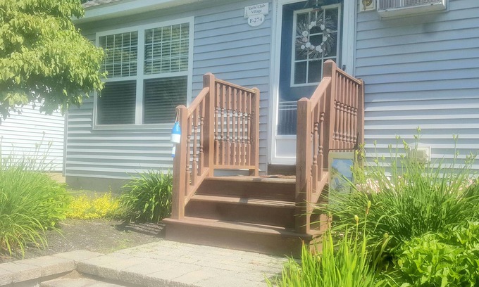 Ogunquit - Wells Cottage | Look -> Reduced pricing for Fall rentals ! Beach Dreams with all the upgrades!
