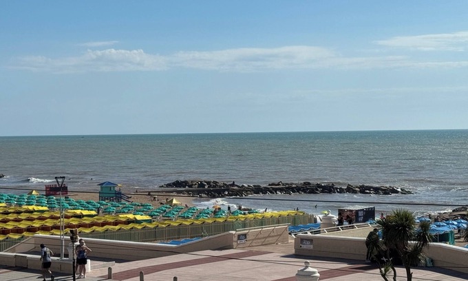 La Perla Apartment | Looking at the Sea. Beachfront